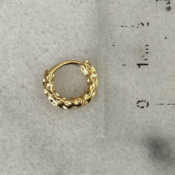 Gold Textured Huggie Hoop Boho Earrings Brand New - Picture 2 of 4